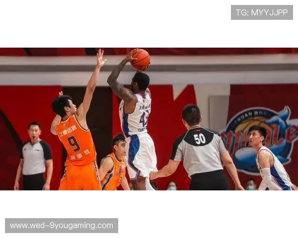 球队内斗曝光：更衣室裂痕恐影响季后赛希望